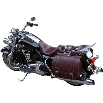Borse laterali, sella e sellino in cuoio, montata su una Harley RoadKing borse-laterali-harley-roadking-sella-sellino-moto-cuoio-saddlebags-saddle-motorcycle-leather