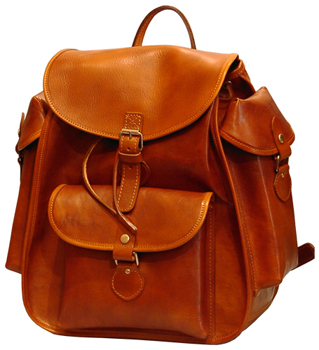 zainetto-in-cuoio-con-mono-tasca-frontale-2-tasche-laterali 