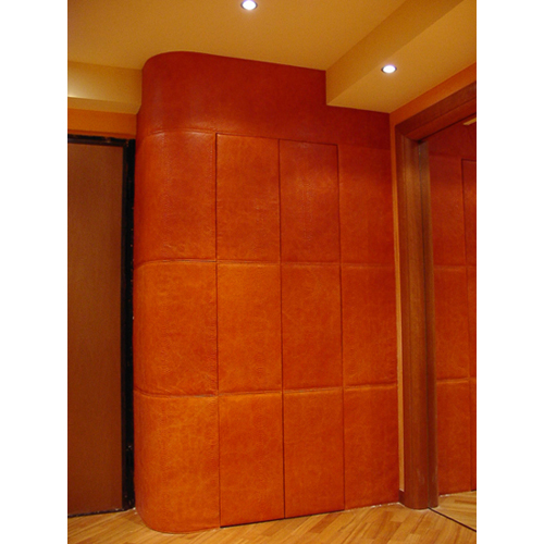 arredamento-rivestimento-in-cuoio-cappottiera 