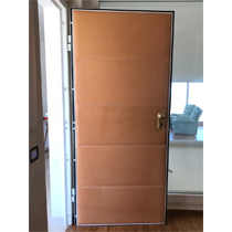 arredamento-interno-ascensore-cuoio 