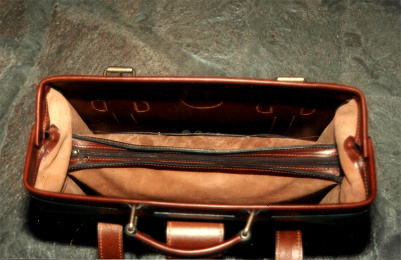 interno borsa dottore con doppie bretelline 